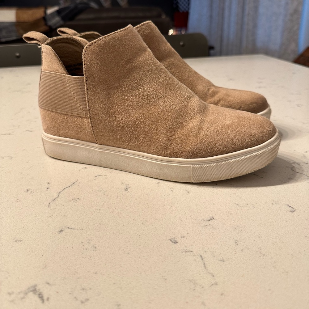 Soda shoes size 8.5